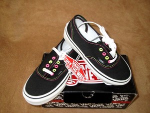 vans authentic neon pink