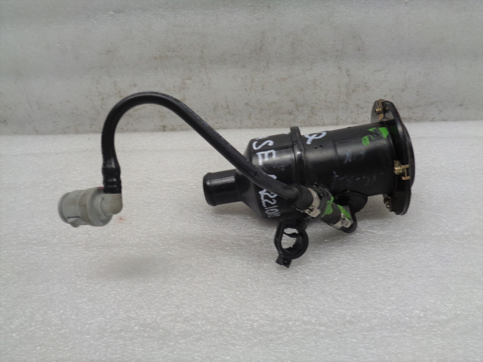 2003-2013 Maserati Quattroporte M139 Fuel Gas Tank Filler Neck OEM AK221010