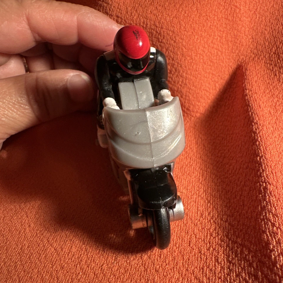 Hot Wheels Vintage Style Silver Red , Black Motorcycle Bike 3 1/2 Inches - Image 4 of 4