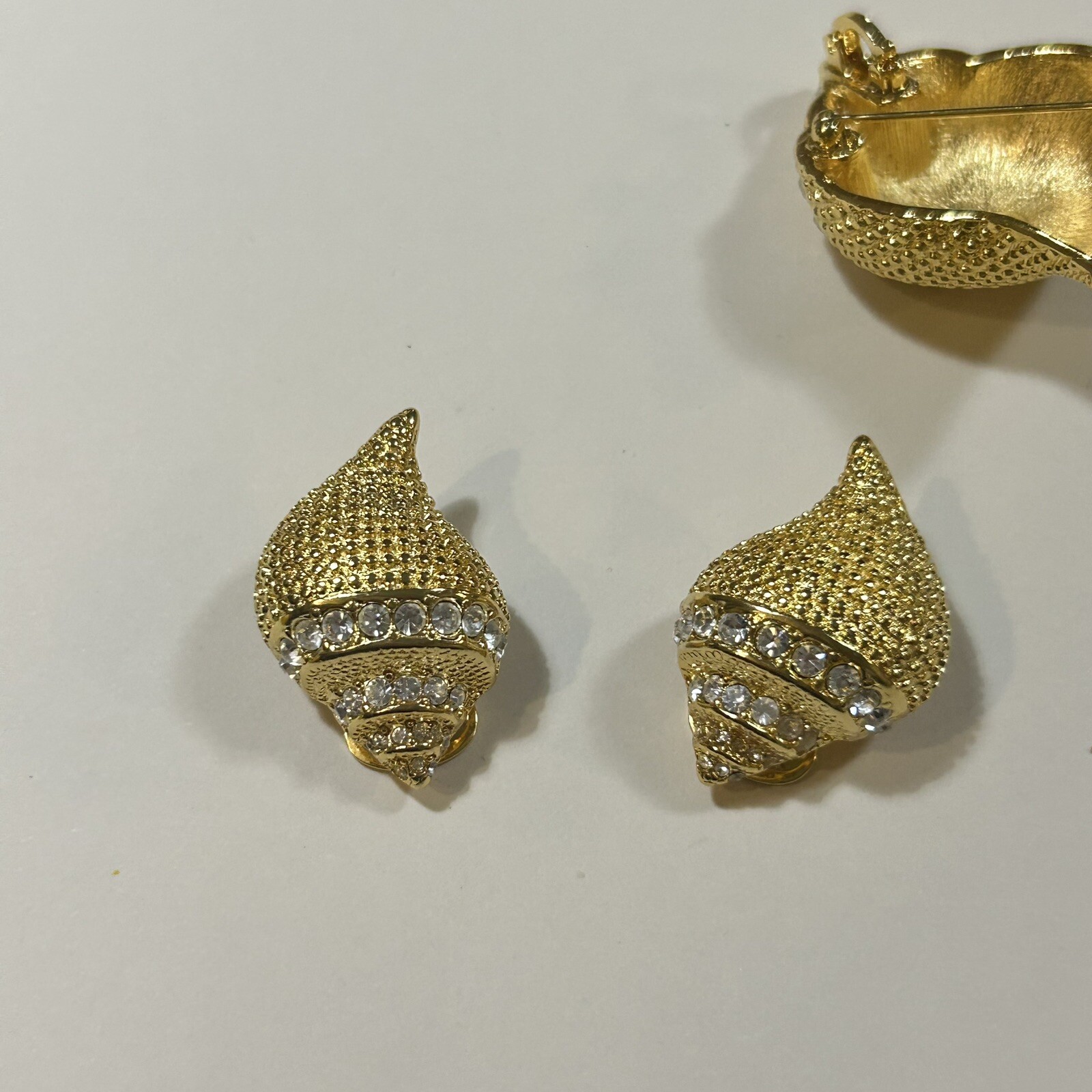 KJL Kenneth Jay Lane Brooch & Clip On Earrings Se… - image 9