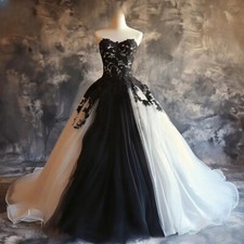 Black And White Vintage Wedding Dress Lace Appliques Lace-Up Back Corset