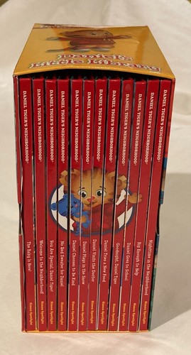 DANIEL TIGER’S LITTLE LIBRARY COMPLETE SET OF 12 HARDCOVER BOOKS - Imagen 2 de 8