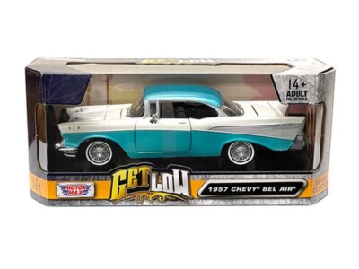 モーターマックス 1957 シェビー ベルエア ローライダー 1/24サイズ 1957 Chevrolet Bel Air Lowrider Turquoise 1:24 Scale Model