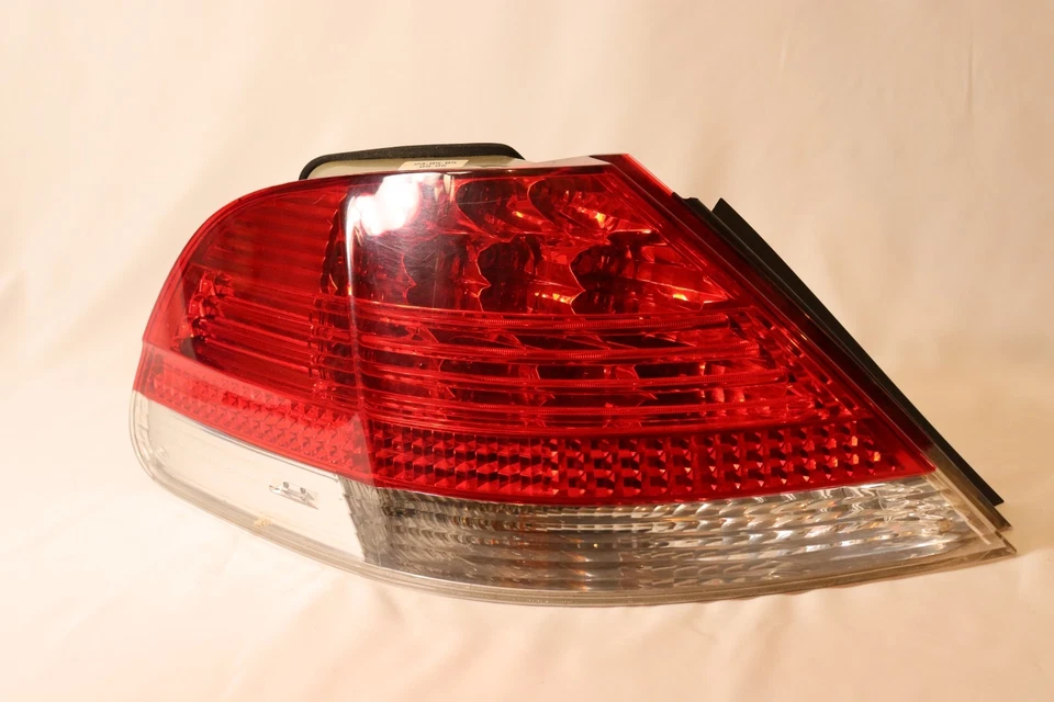 Luz trasera lateral del conductor BMW 750Li 2006-2008 6938515 OEM, probada Foto 2 de 4