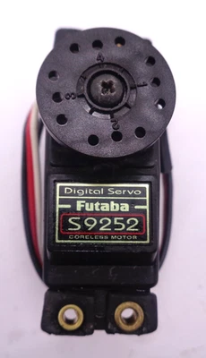Futaba S9252 High-Torque Coreless Digital Servo in gutem Zustand mit Halterungen - Bild 1 von 2