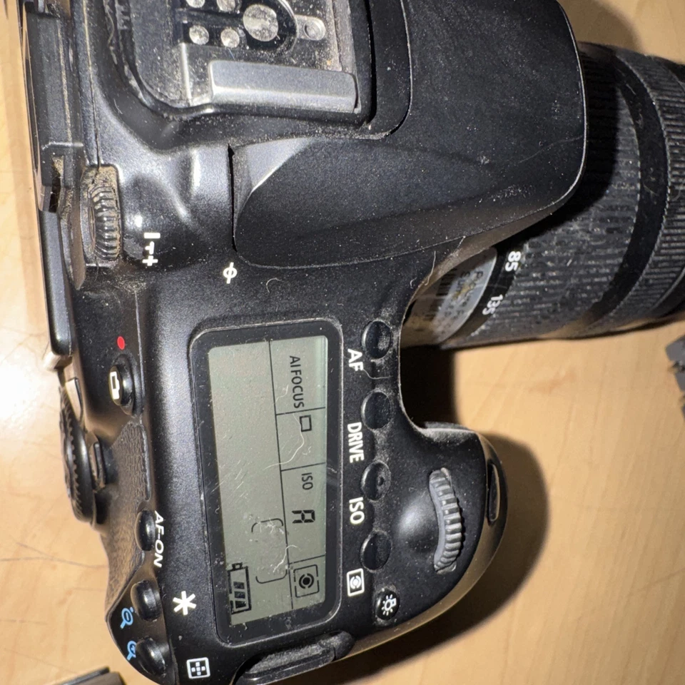 Canon EOS 60D 18.0MP Digital SLR Camera - Black (Kit w/ EF-S IS 18-135mm) - Image 2 of 4