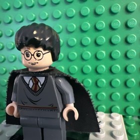 LEGO Harry Potter Minifigure 4751 hp051 Black Cape Stars Lot Rare Retired HTF 