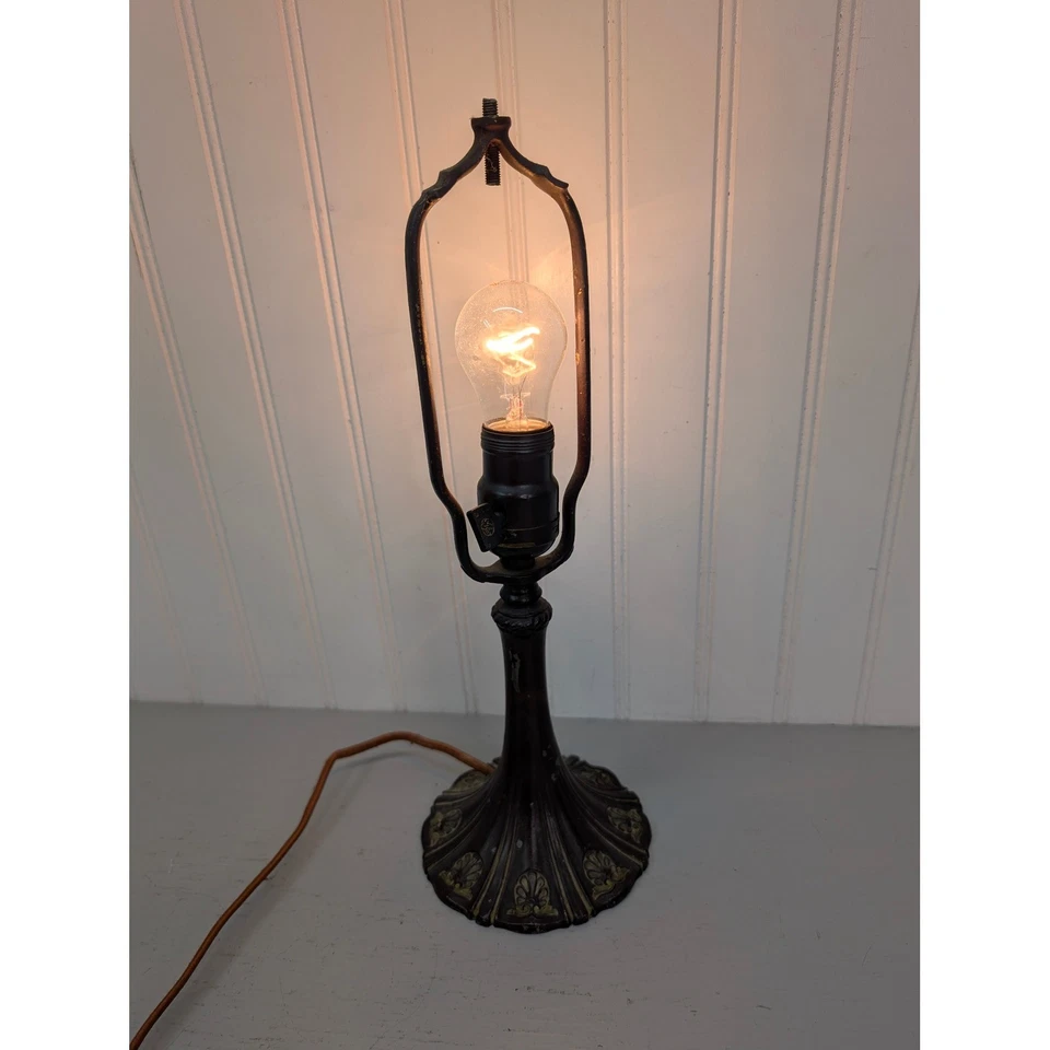 Lámpara de mesa de escritorio Art Nouveau de colección bronce oscuro base de metal escoria esmerilada vidrio probado Foto 2 de 4