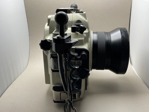 Nexus Nikon D2X Underwater SLR Camera Housing - Picture 10 of 12