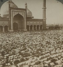 MUSLIMS AT PRAYER IN INDIA, JUMMA MUSJID. STEREOVIEW.