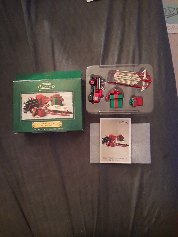 Vintage Hallmark Ornament 2002 Christmas Morning Treasures W/tag