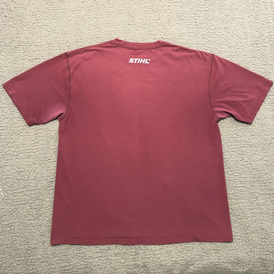 Camiseta Stihl Para Hombre 2XL Roja Borgoña '26 Spellout Manga Corta Cuello Redondo Camiseta Foto 4 de 4