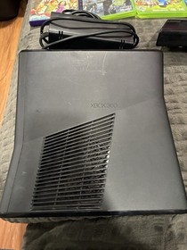 Xbox 360 S Console Game Bundle Kinect