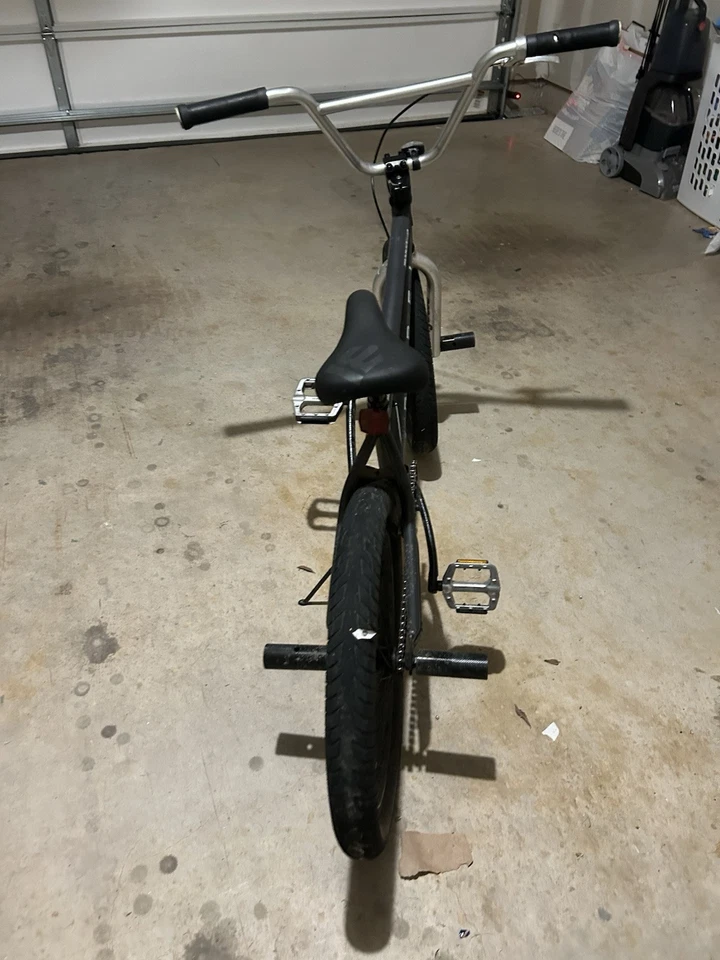 Mongoose Brawler 20 inch BMX Bike - Black - Image 2 of 4