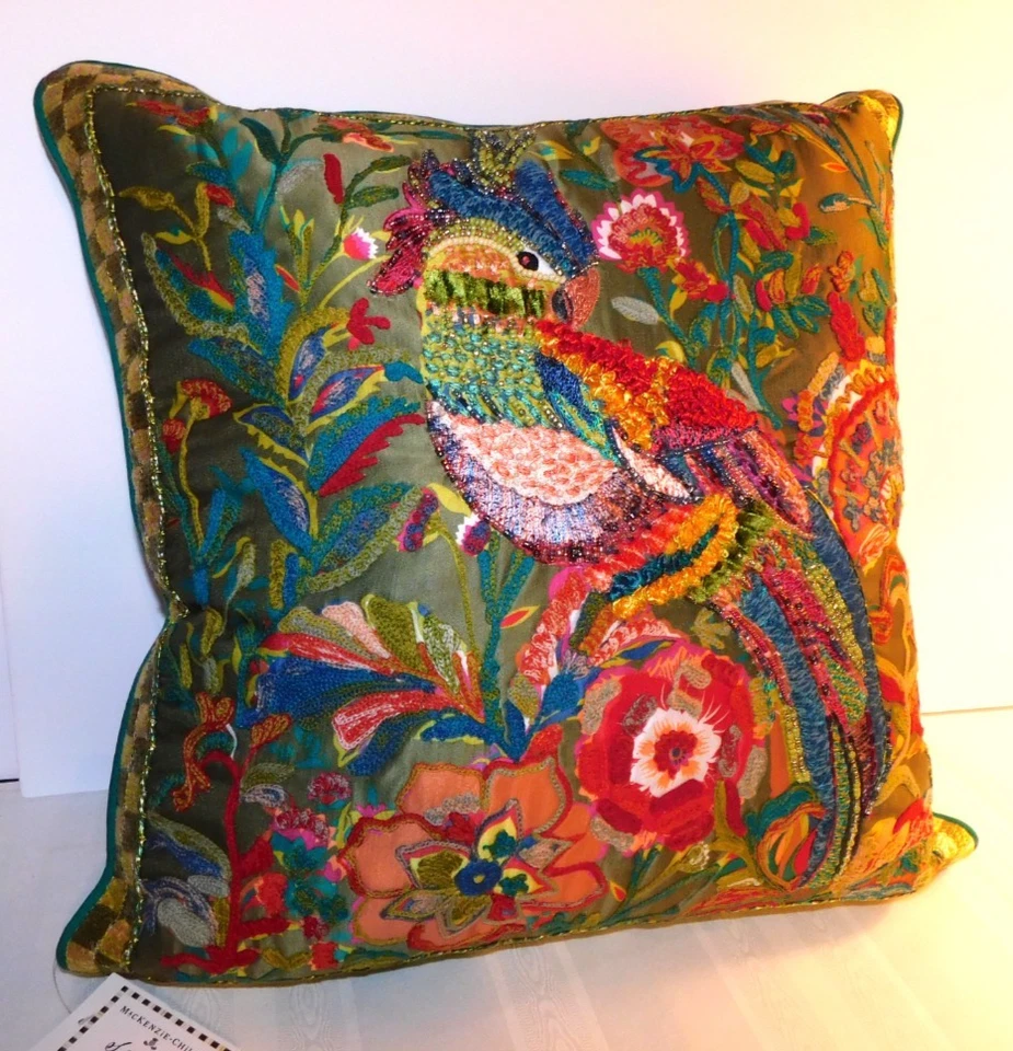Almohada decorativa adornada con cacatúa infantil Mackenzie, nueva con etiquetas Foto 2 de 4