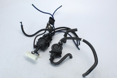 #ad Johnson Evinrude Oil amp; Upper Fuel Lift Pumps W Bracket 250 300 HP 1 YR WARRANTY $475.00