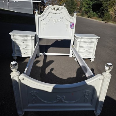 Rare Disney Princess Collection Twin Bed Frame w/ 2 Nightstands White Wood