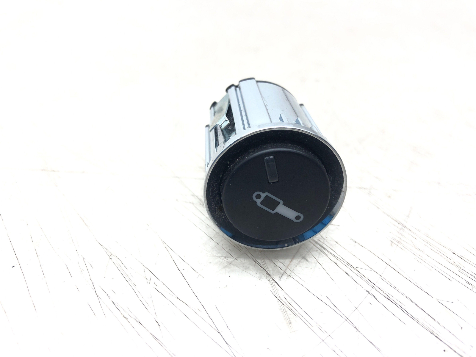 ASTON MARTIN RAPIDE SUSPENSION ACTIVE DAMPING SWITCH BUTTON 8D33-2C418-BA OEM
