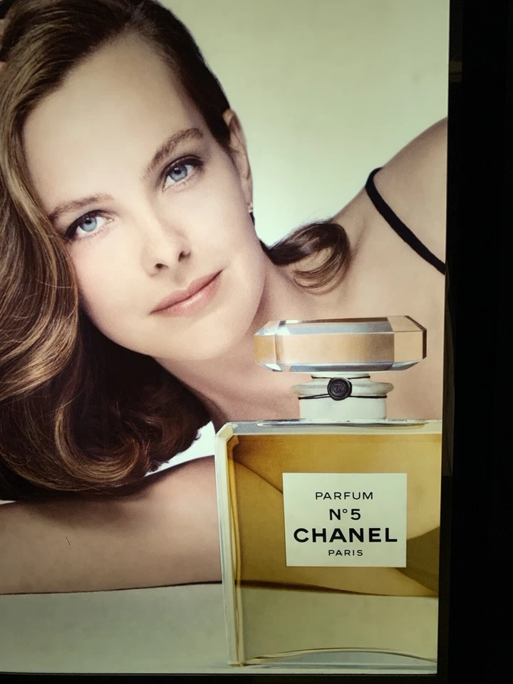 TRES RARE ANCIENNE ENSEIGNE LUMINEUSE CHANEL 5 CAROLE BOUQUET 1993 - Photo 3/4