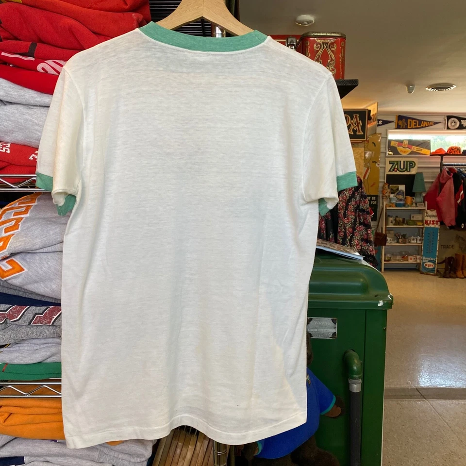 1970s Vintage JOHN DEERE Promo T-shirt Retro Snowmobile Ringer Tee Foto 3 de 4