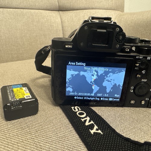Sony A7R 36.4MP Mirrorless Digital SLR Camera +lens+flashlight - Picture 3 of 16