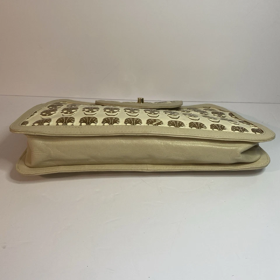 Treesje 皮革手拿包 白色 带金色头骨和五金包手提包 — 第 4/4 张图片