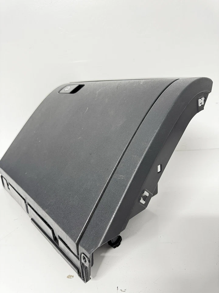 11-16 VW JETTA MK6 DASHBOARD GLOVE BOX COMPARTMENT  5C7857097 OEM - Изображение 3 из 4