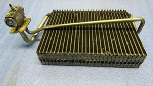 MERCEDES W210 - AC EVAPORATOR + EXPANSION VALVE // 2108300084 2108300858