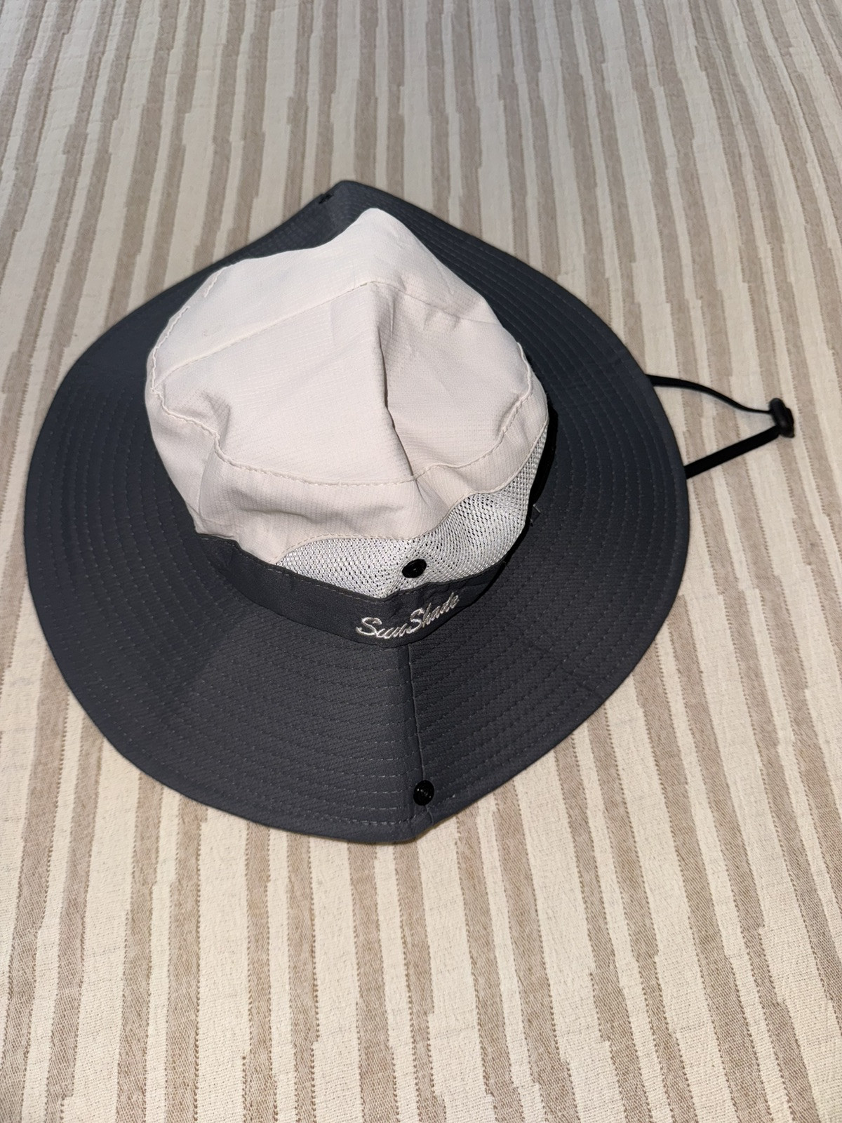 Sun Shade Womans Wide Brim Pony Tail Quick Dry Mesh/ Adjustable Chin Sun Hat