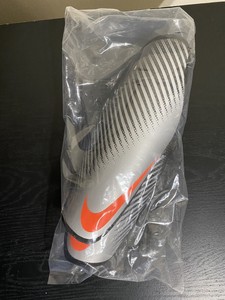 nike protegga carbonite