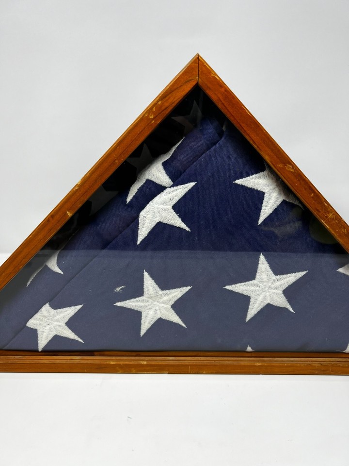 Usa folded flag case frame with flag burial casket memorial us display