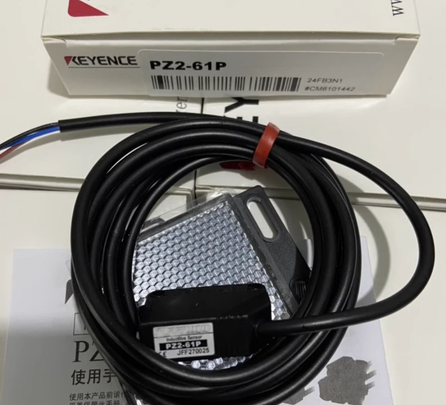 Keyence PZ2-61P Photoelectric Sensor, Square Retro-Reflective Cable