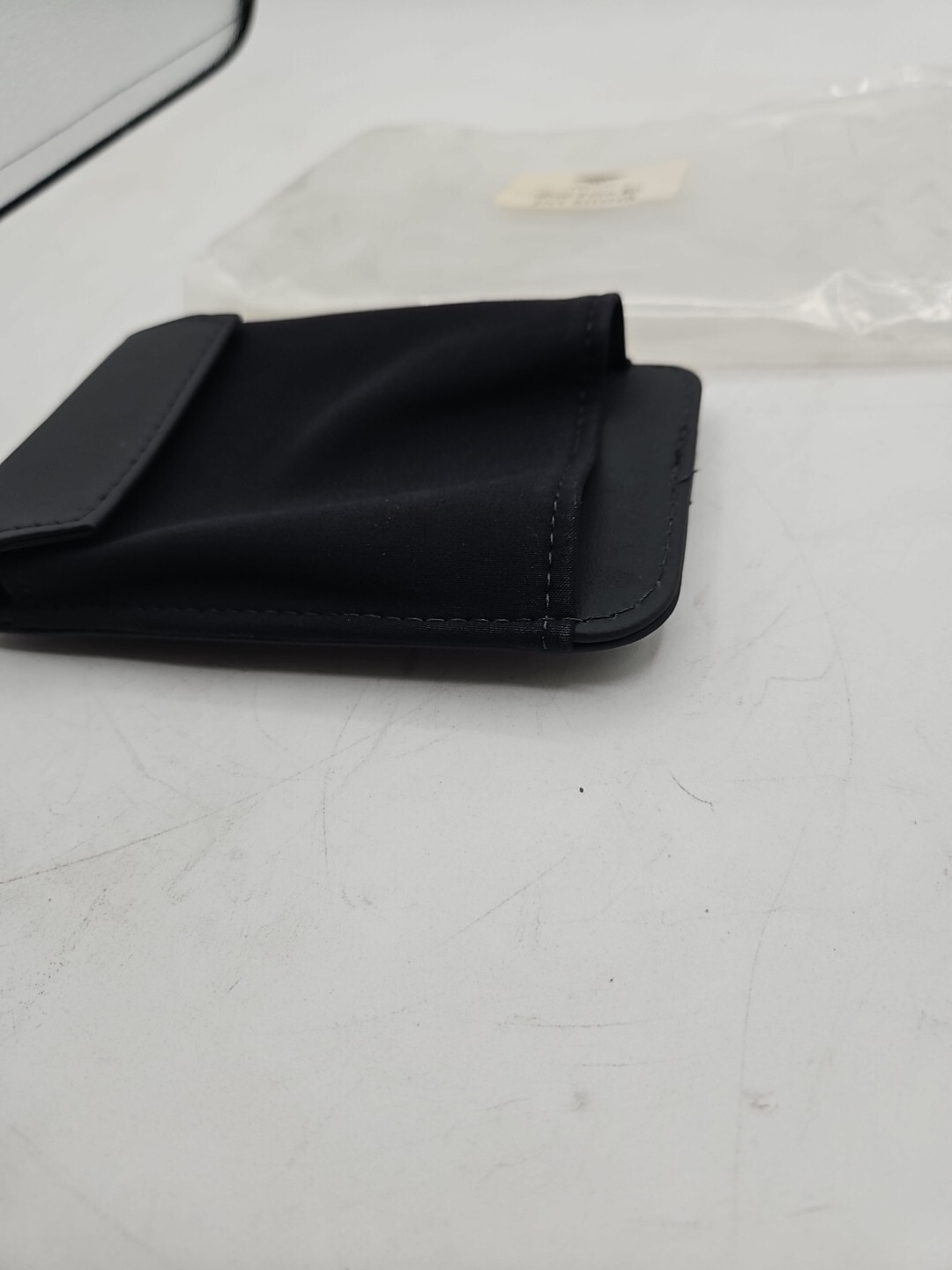 BENTLEY- IPOD PROTECTIVE BAG (JNV035124B)