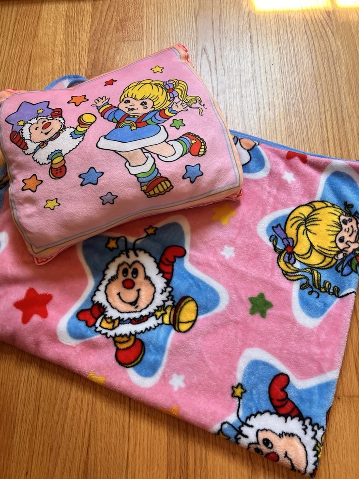 Manta de viaje Rainbow Brite 40" x 50" y almohada 14"x14"  Foto 2 de 4