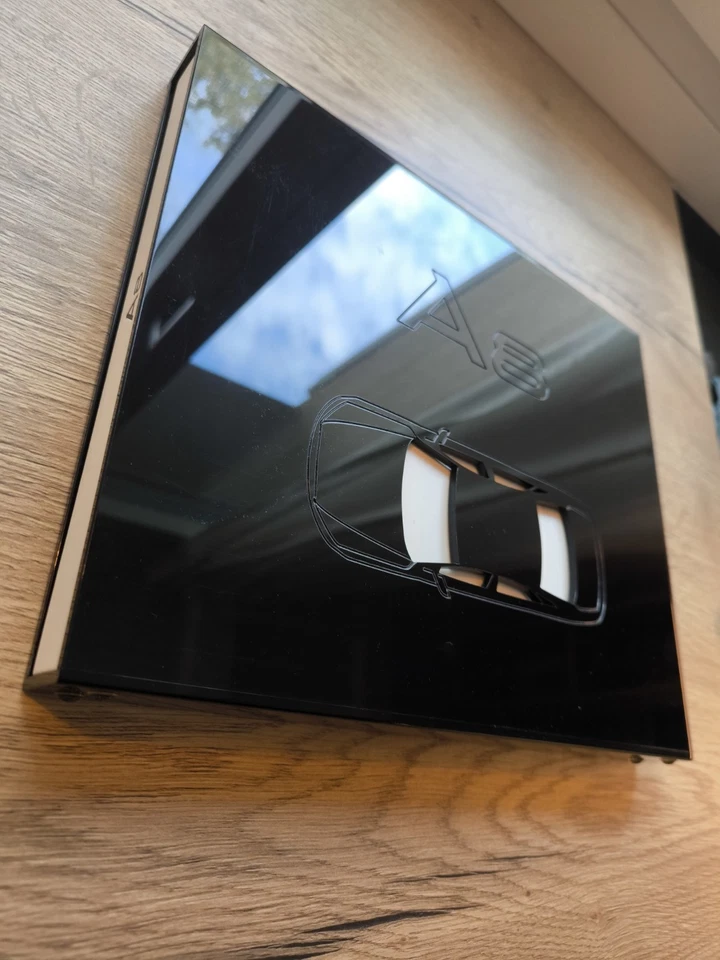 super RARE Audi A8 Coffee Table Hardcover Book VIP Customers With Hard Cover - Immagine 3 di 4