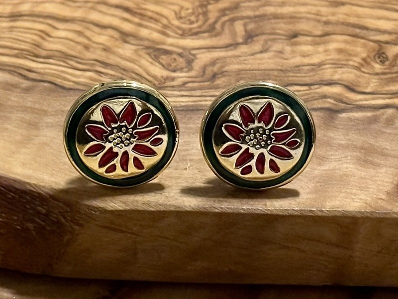 Vintage Enamel Flower Clip On Earrings