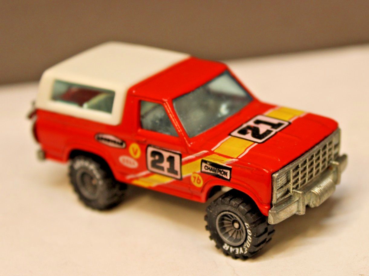 HOT WHEELS 1980's REAL RIDERS' GRAY HUB MALAYSIA BASE FORD BRONCO CLEAR WINDOW c