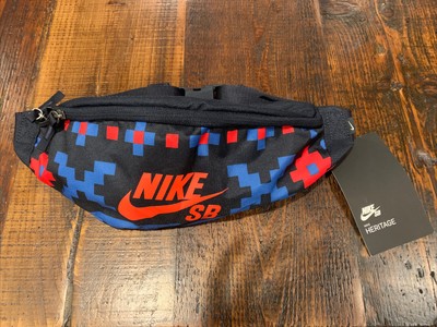 nike over the shoulder fanny pack