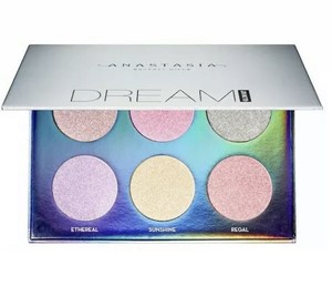 dream highlighter palette