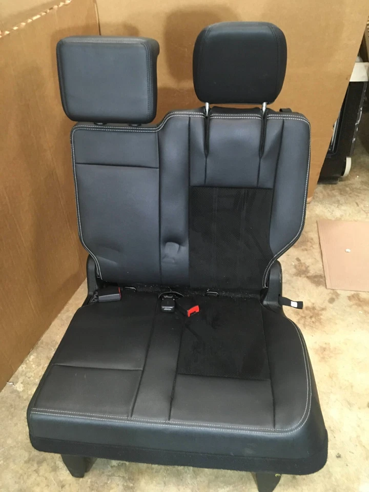 Dodge Grand Caravan 2012-2019 tercera fila asiento trasero izquierdo del lado del conductor OEM. Foto 3 de 4