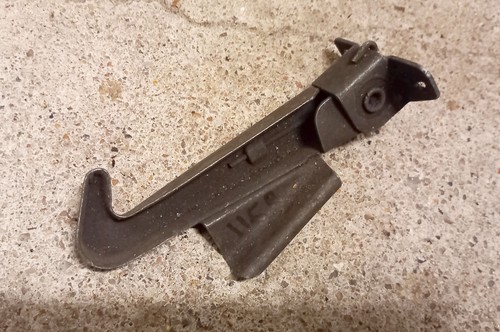 MERCEDEES W 116 MOTORHAUBEN FANGHAKEN RECHTS GEBRAUCHT