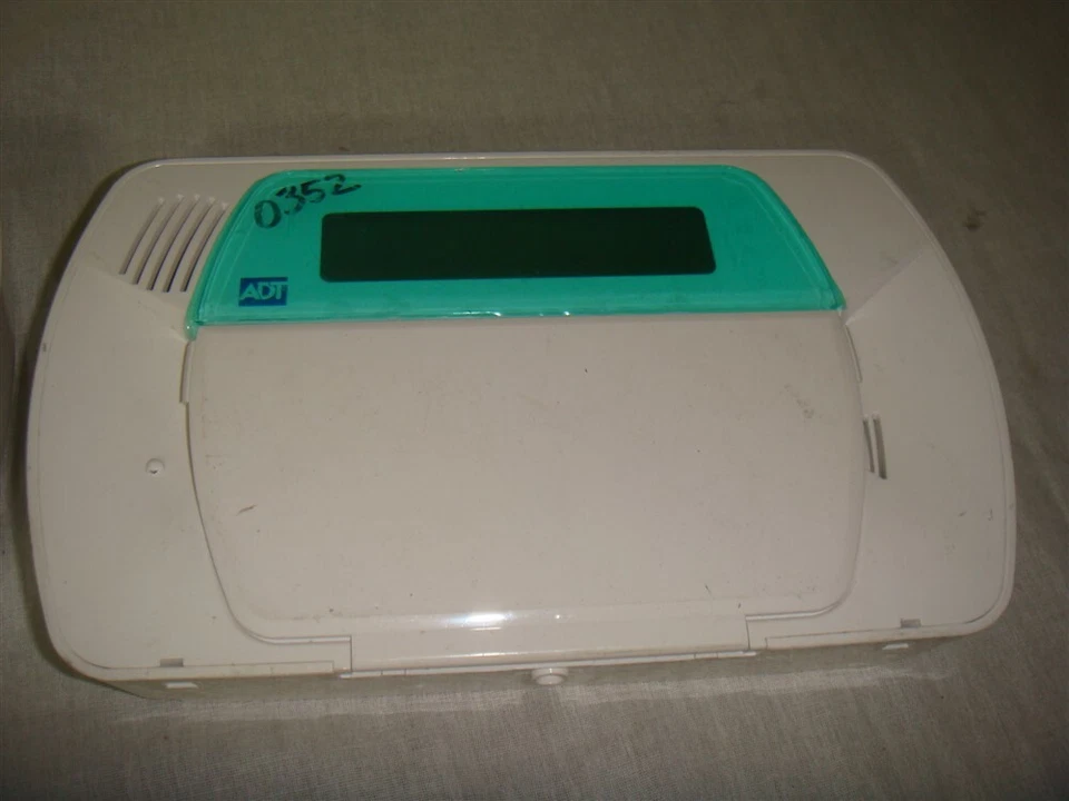 ADT RESIDENTIAL ALARM PANELS 2 QTY SCW9057G-433 & KEYPAD WTK5504-433 - Image 3 of 4