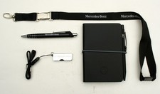 Mercedes Fan-Artikel: Notizbuch, Lanyard, USB-Stick u- 2 Kugelschreiber IAA 2026 Mercedes Fan-Artikel: Notizbuch, Lanyard, USB-Stick u- 2 Kugelschreiber IAA 2026
