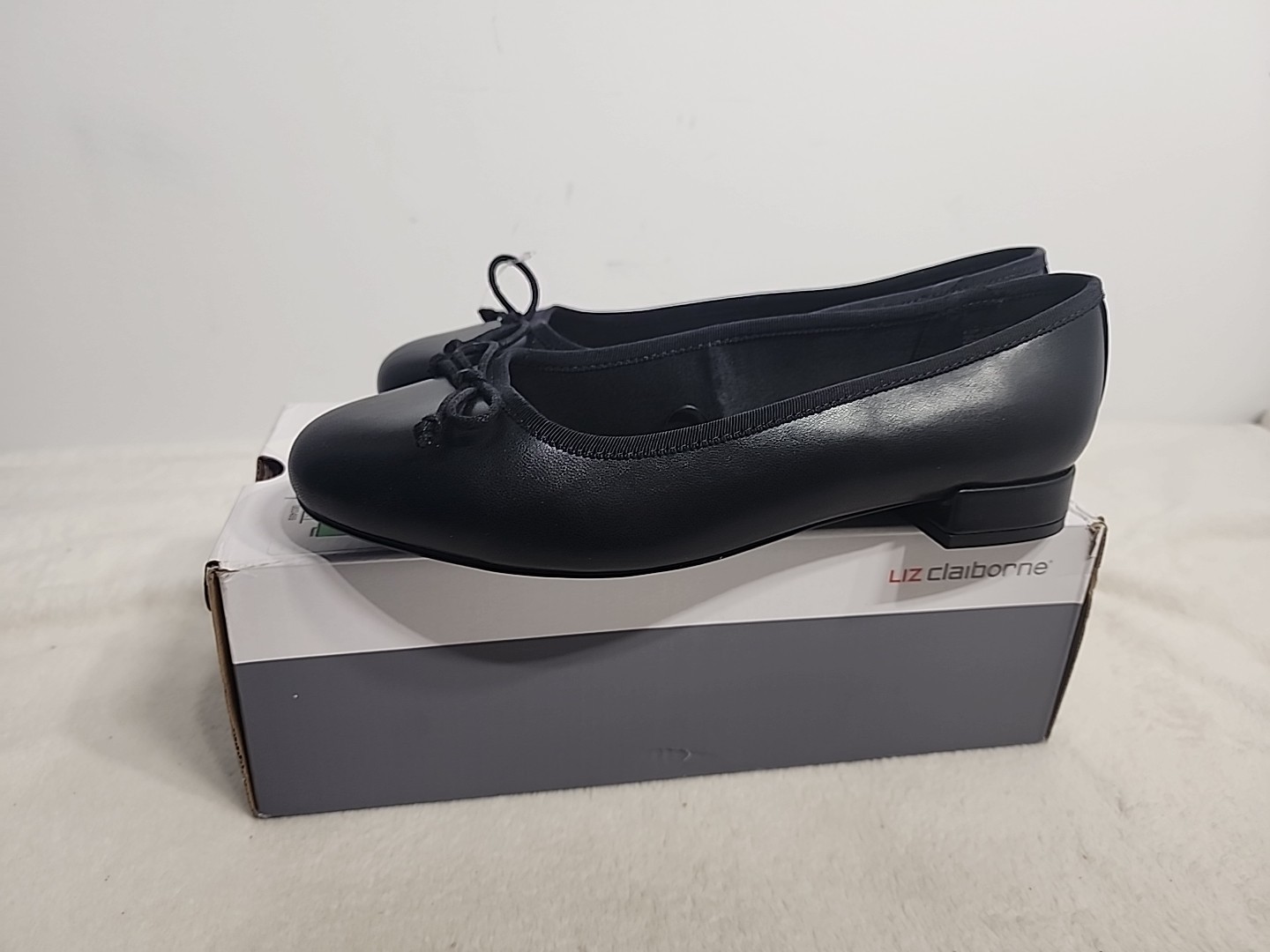 Liz Claiborne Black Flat Memory Foam Shoes  Size 8.5 W  New