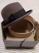VINTAGE NOS MENS SZ. 7 GREY DERBY/BOWLER HAT BEAVER QUALITY MADE OF IMPORTED FUR