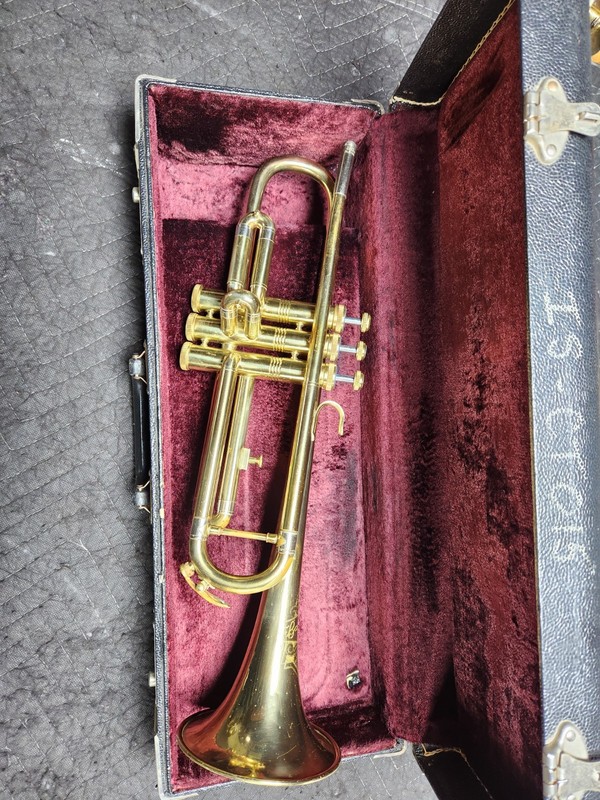 Bardot Czech Trumpet