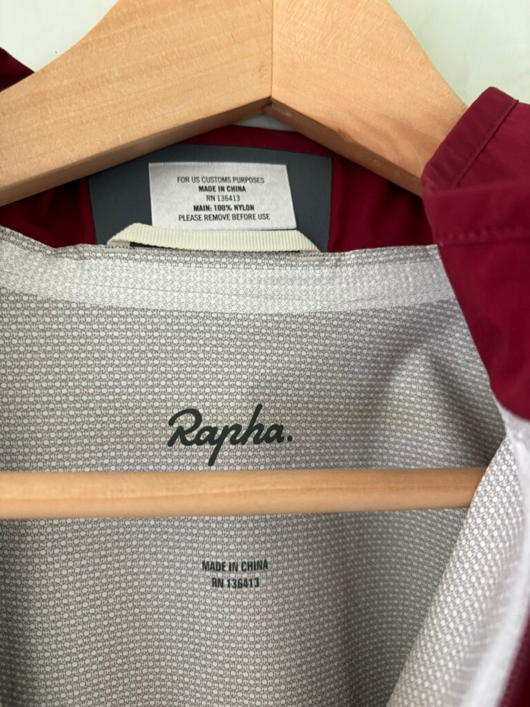 NWOT RAPHA 'PRO TEAM' BURGUNDY 100% NYLON ROAD CYCLING WINDBRAKER JACKET SIZE:SM