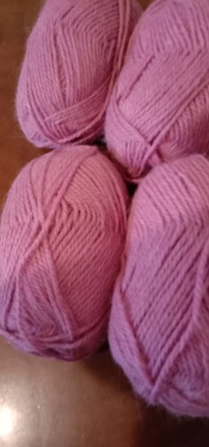 10 Balls of Heirloom Alpaca wool Pink - Picture 3 of 3