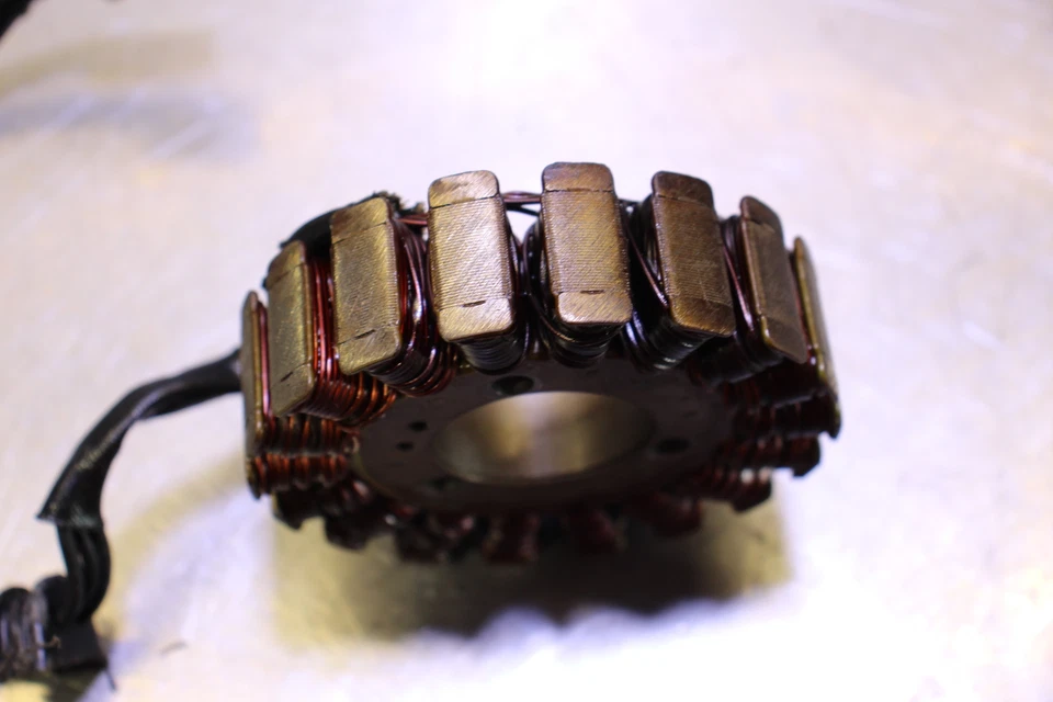 02-03 SUZUKI GSXR750 Stator Generator Magneto Alternator Foto 4 de 4