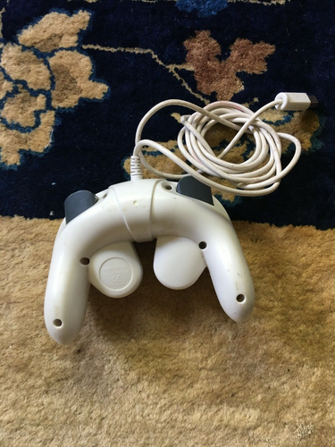 GameStop G3 Wired Turbo Controller for Nintendo GameCube & Wii - White - Picture 3 of 4